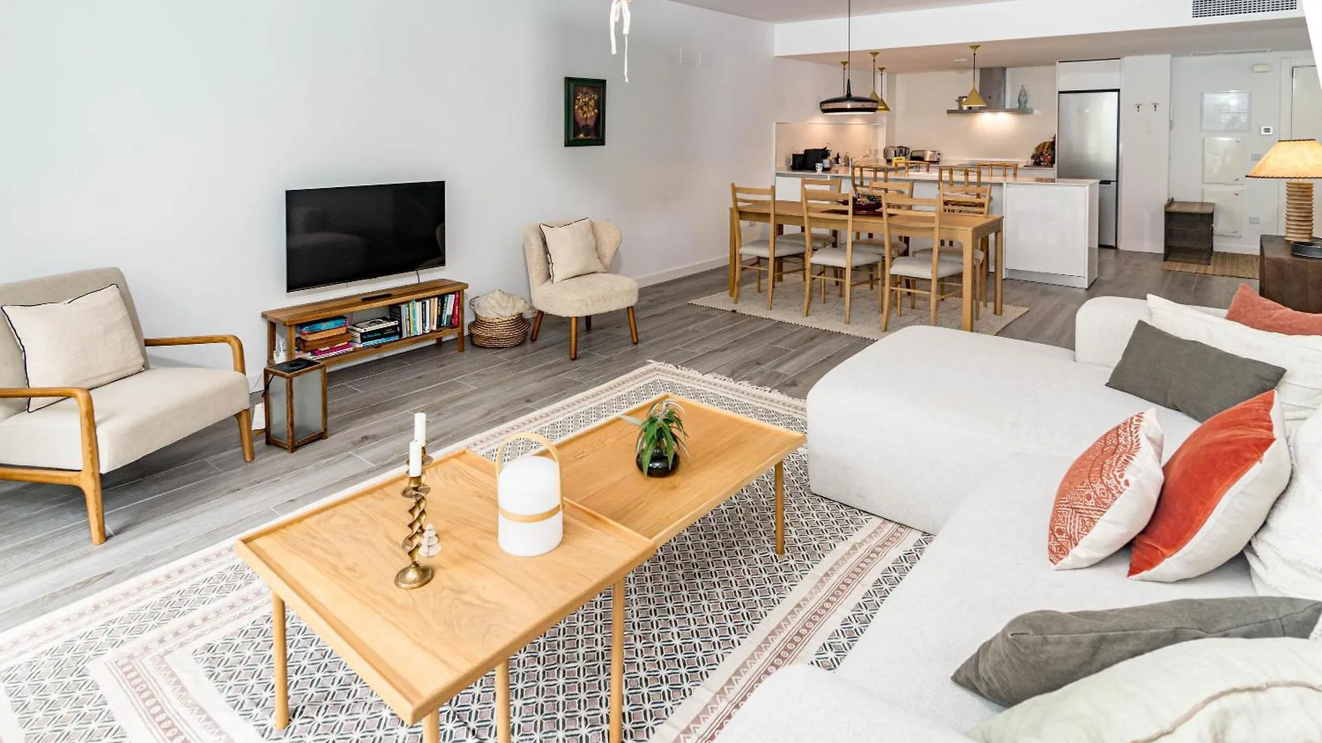 Modern 3 Bedroom Retreat In Benahavís דירה
