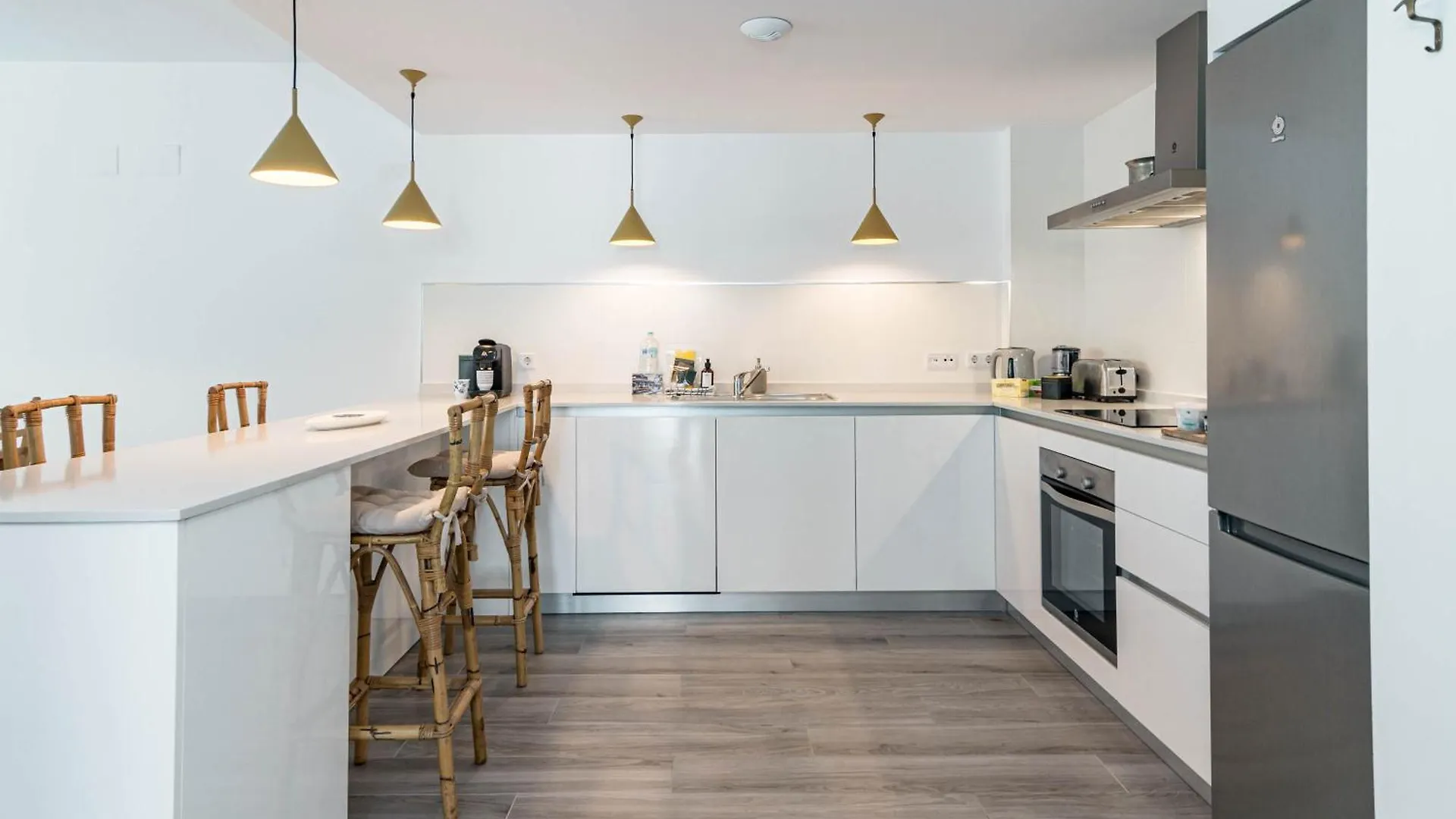 Modern 3 Bedroom Retreat In Benahavís ספרד