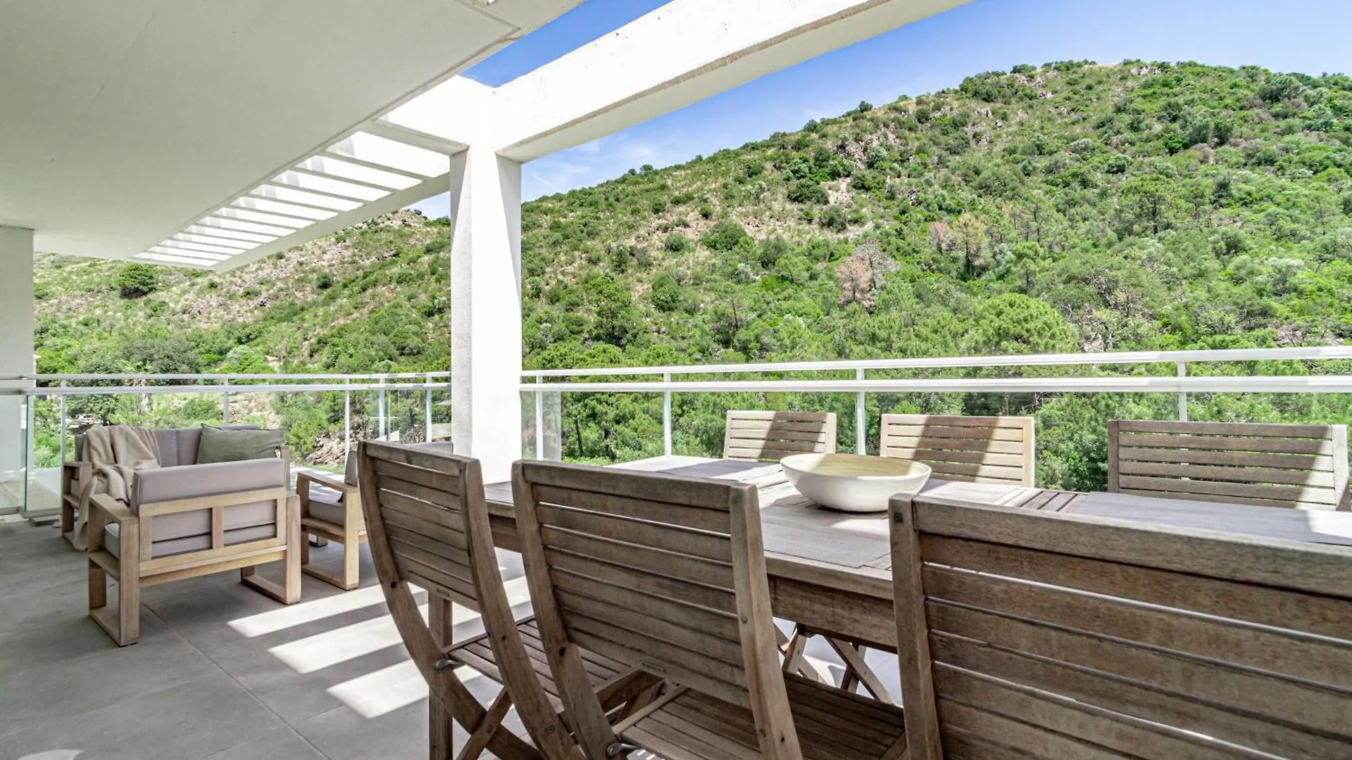 Modern 3 Bedroom Retreat In Benahavís