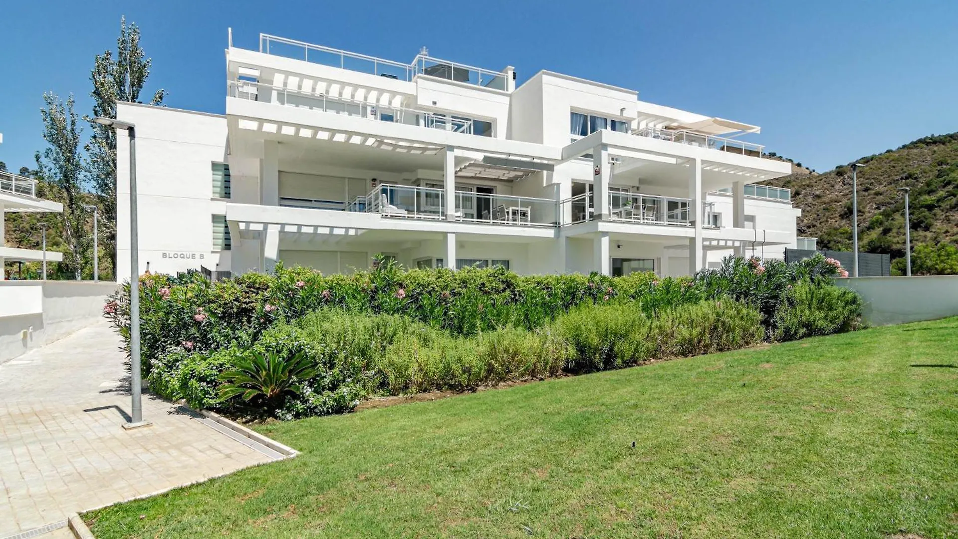 Modern 3 Bedroom Retreat In Benahavís